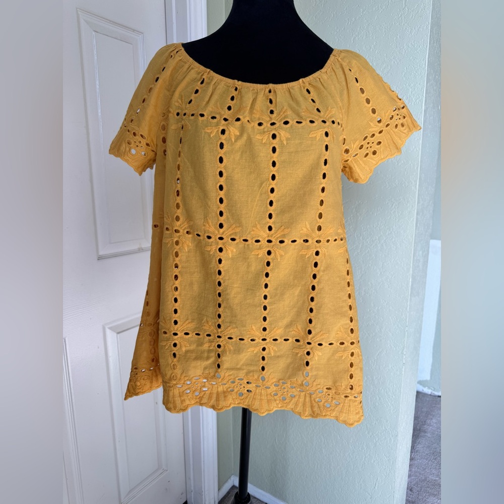 Luna Rae Chic Blouse in vibrant Yellow with eyelet design